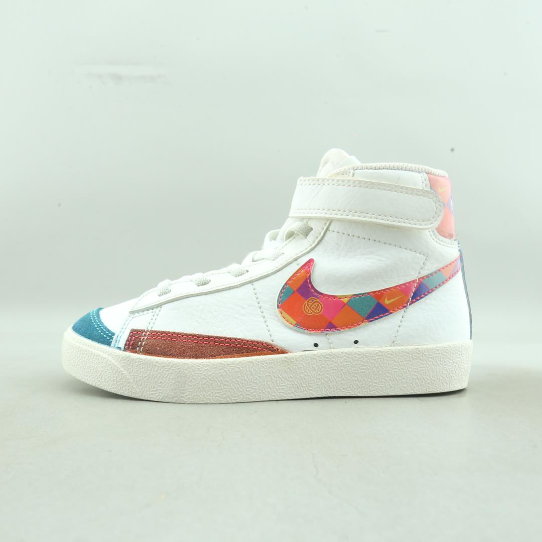 NIKE BLAZER MID '77
