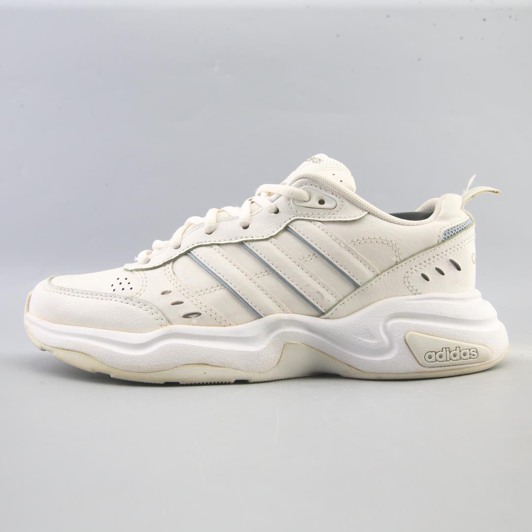 ADIDAS STRUTTER