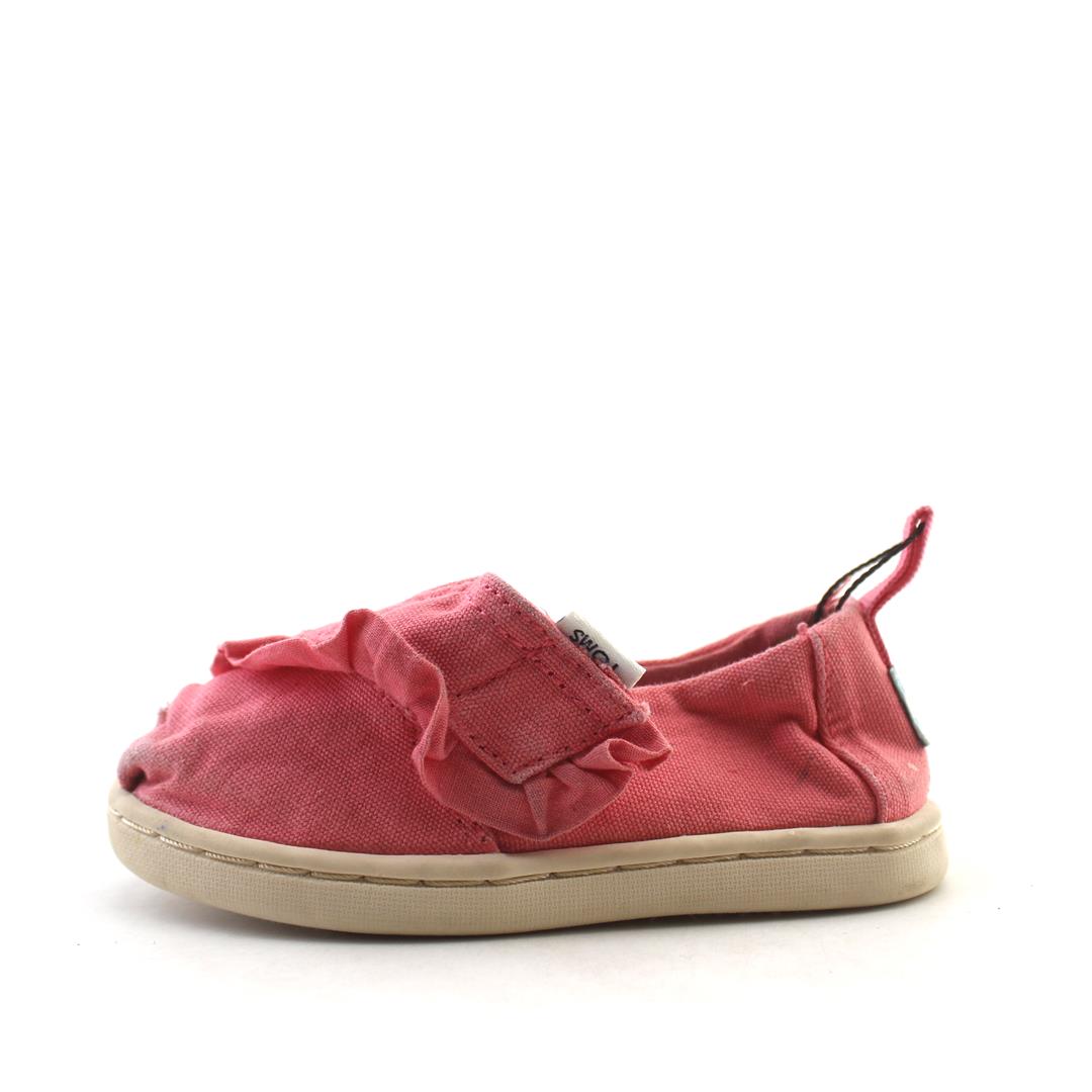 TOMS .