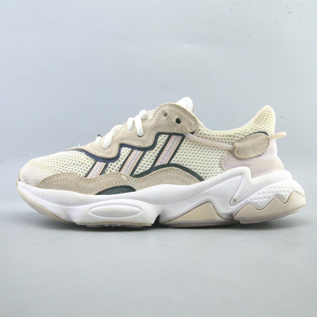 ADIDAS OZWEEGO