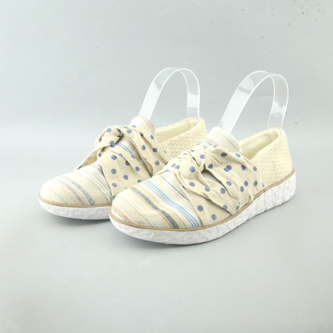 MUK LUKS .