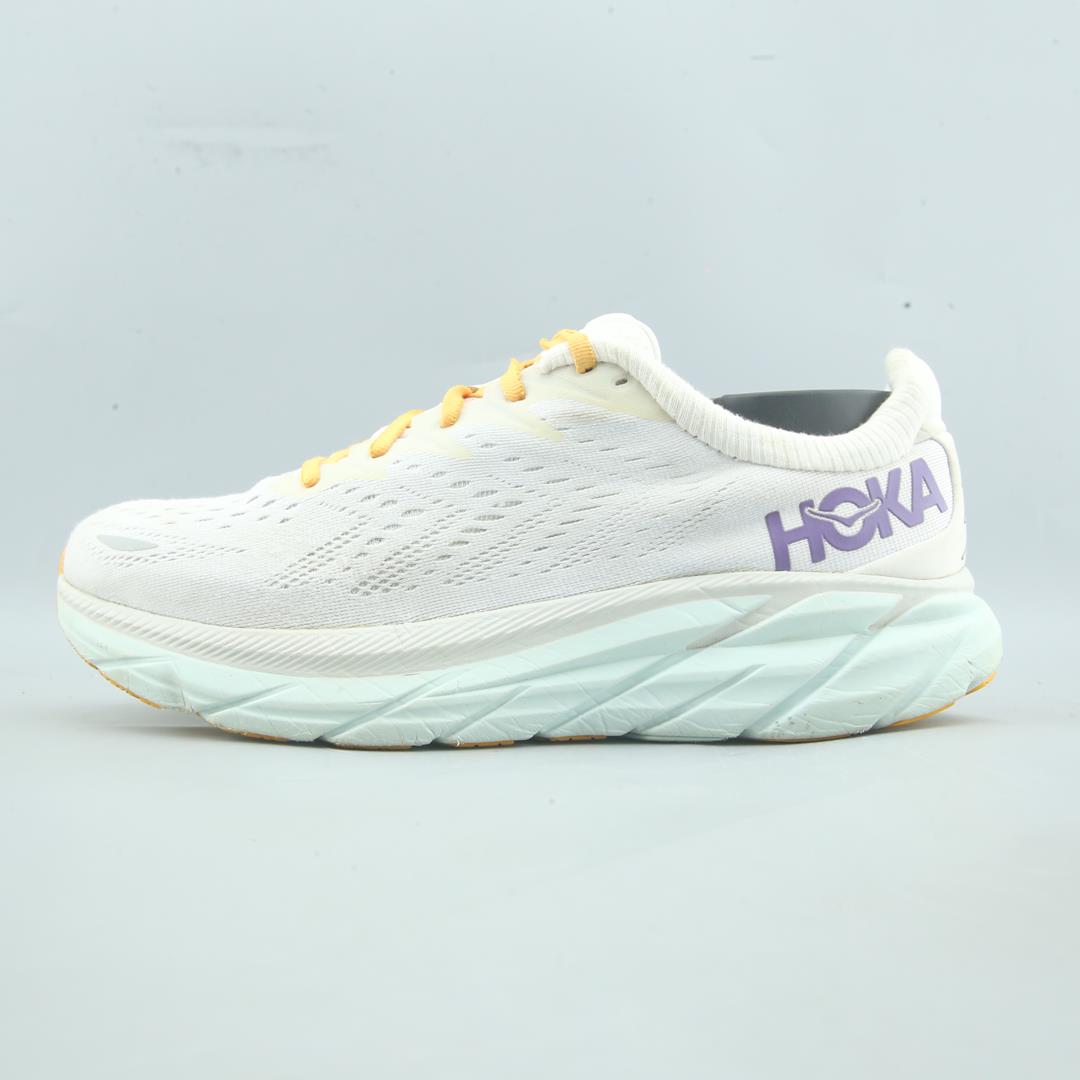 HOKA ONE ONE CLIFTON 8