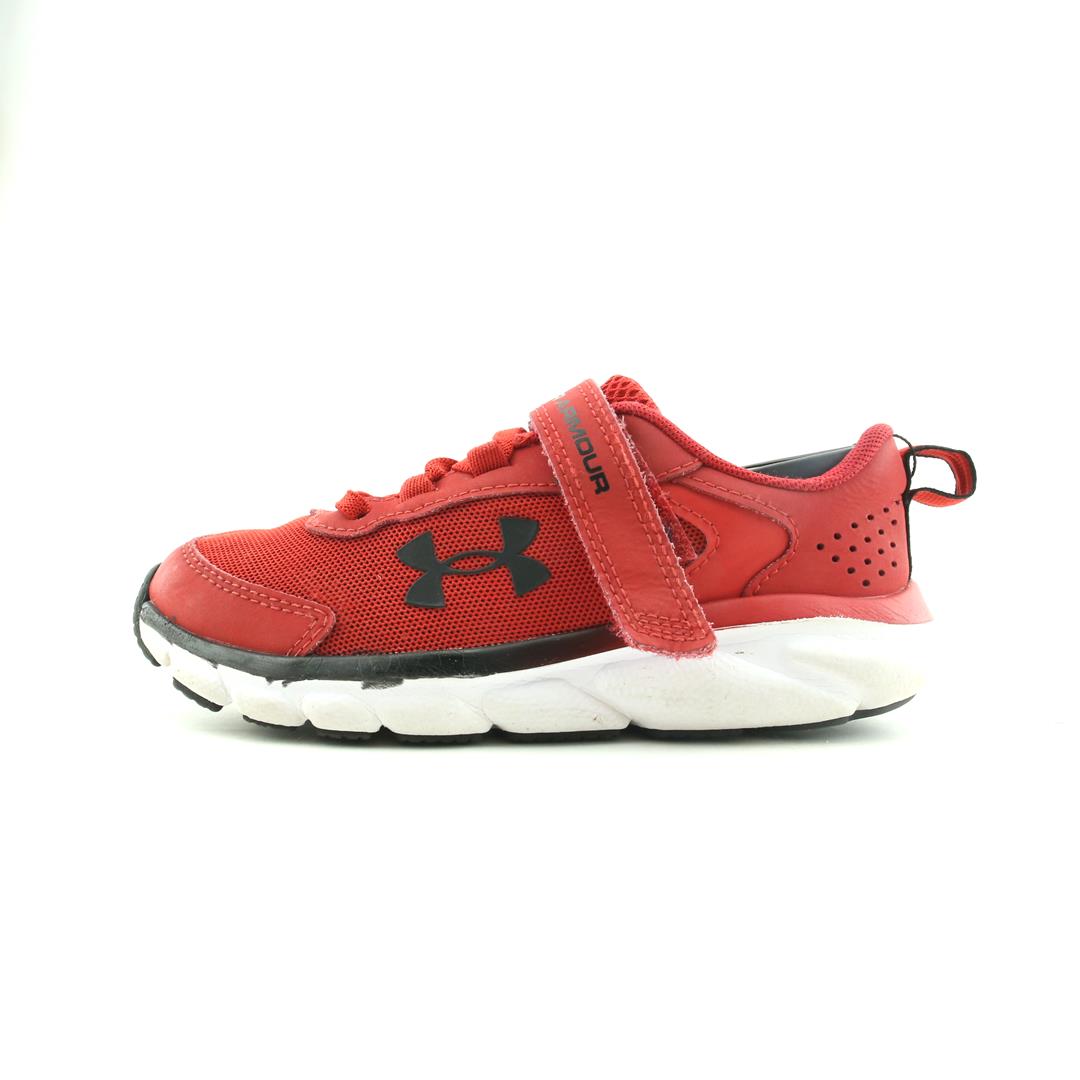 UNDER ARMOUR ASSERT 9