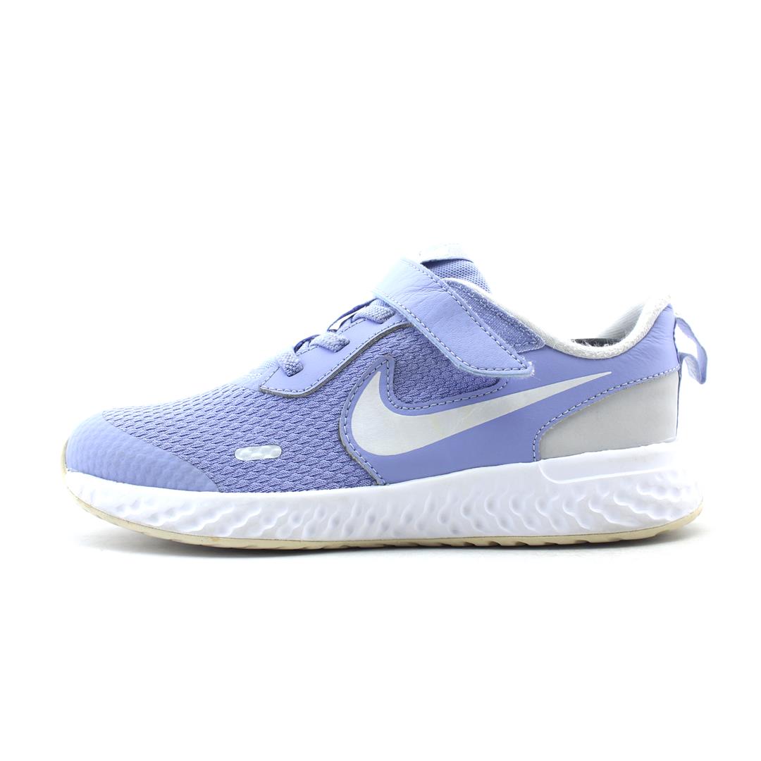NIKE REVOLUTION 5