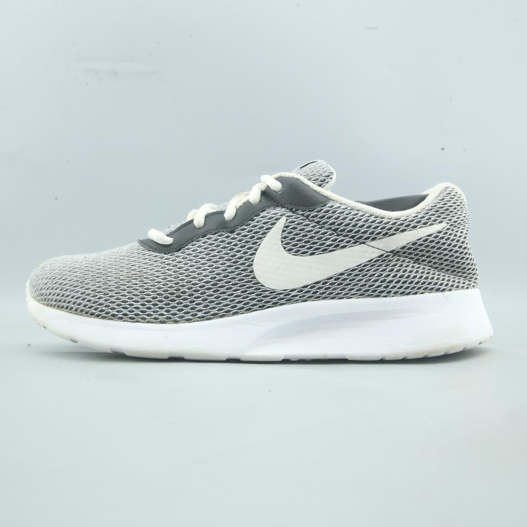 NIKE TANJUN