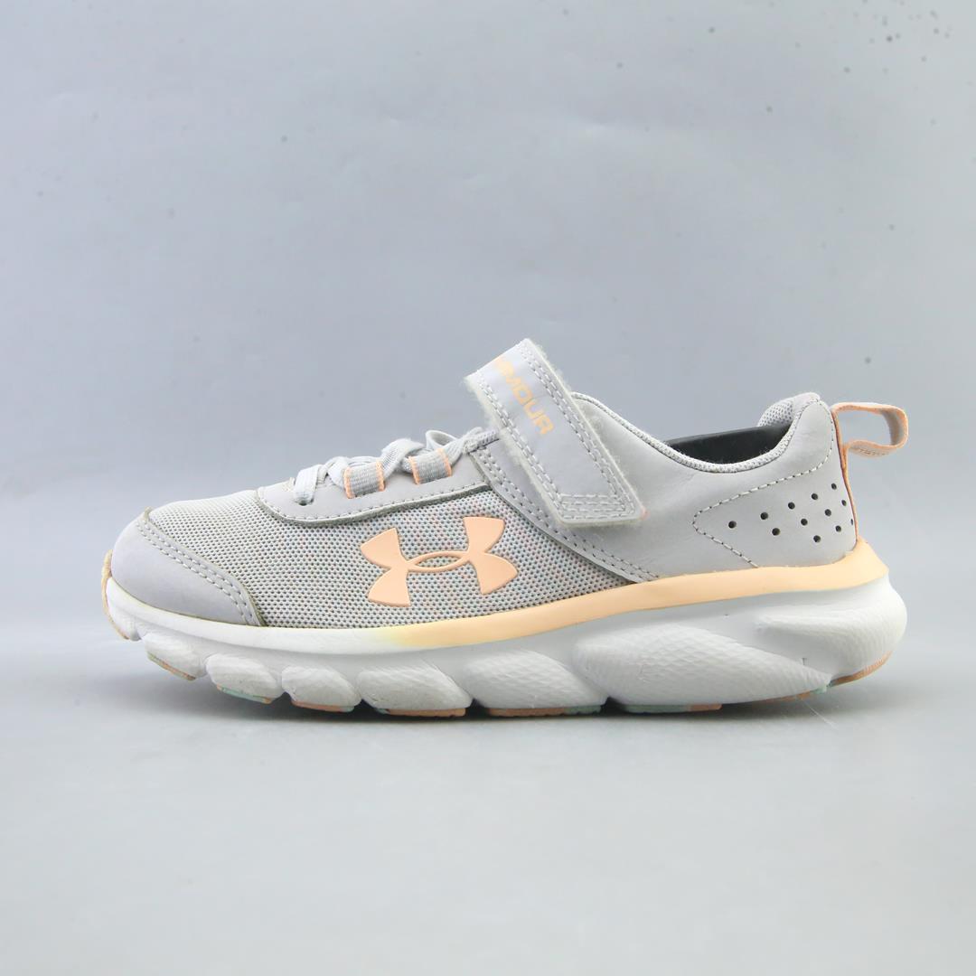 UNDER ARMOUR ASSERT 8