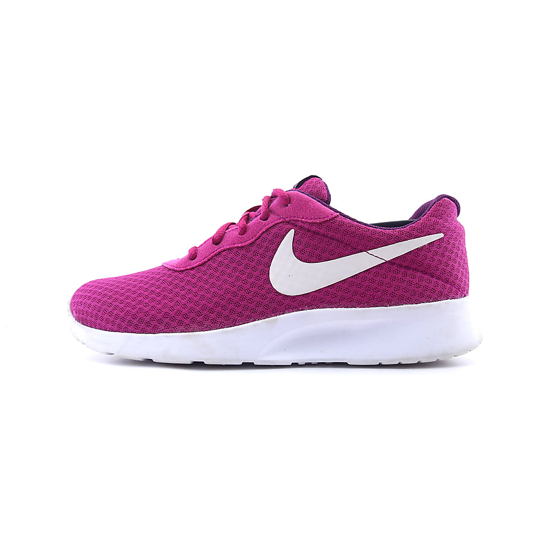 NIKE TANJUN