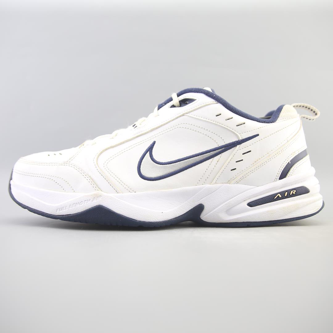 NIKE AIR MONARCH IV