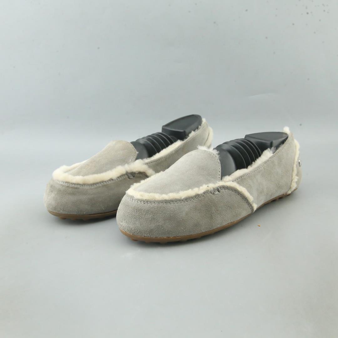 UGG .