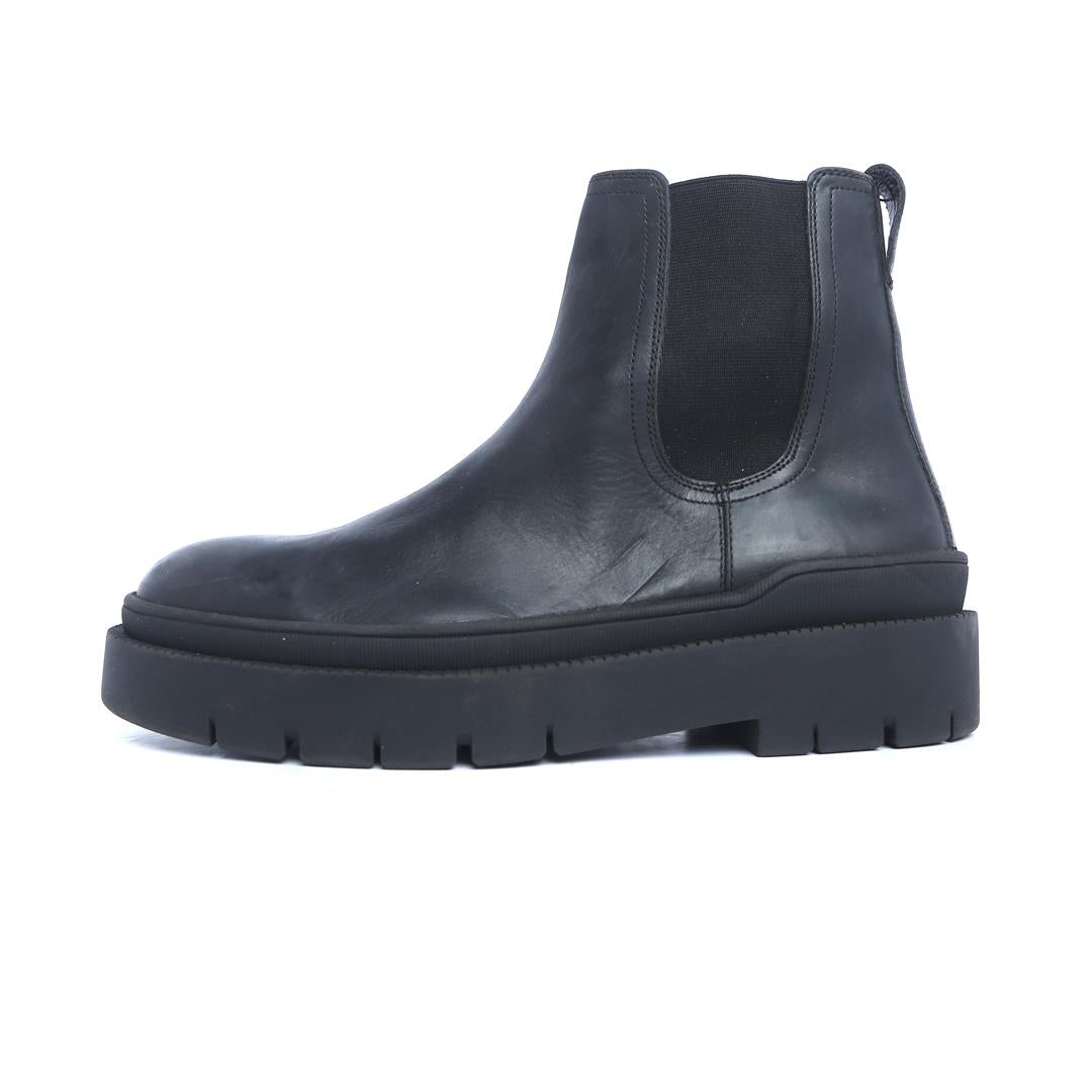 ZARA. .