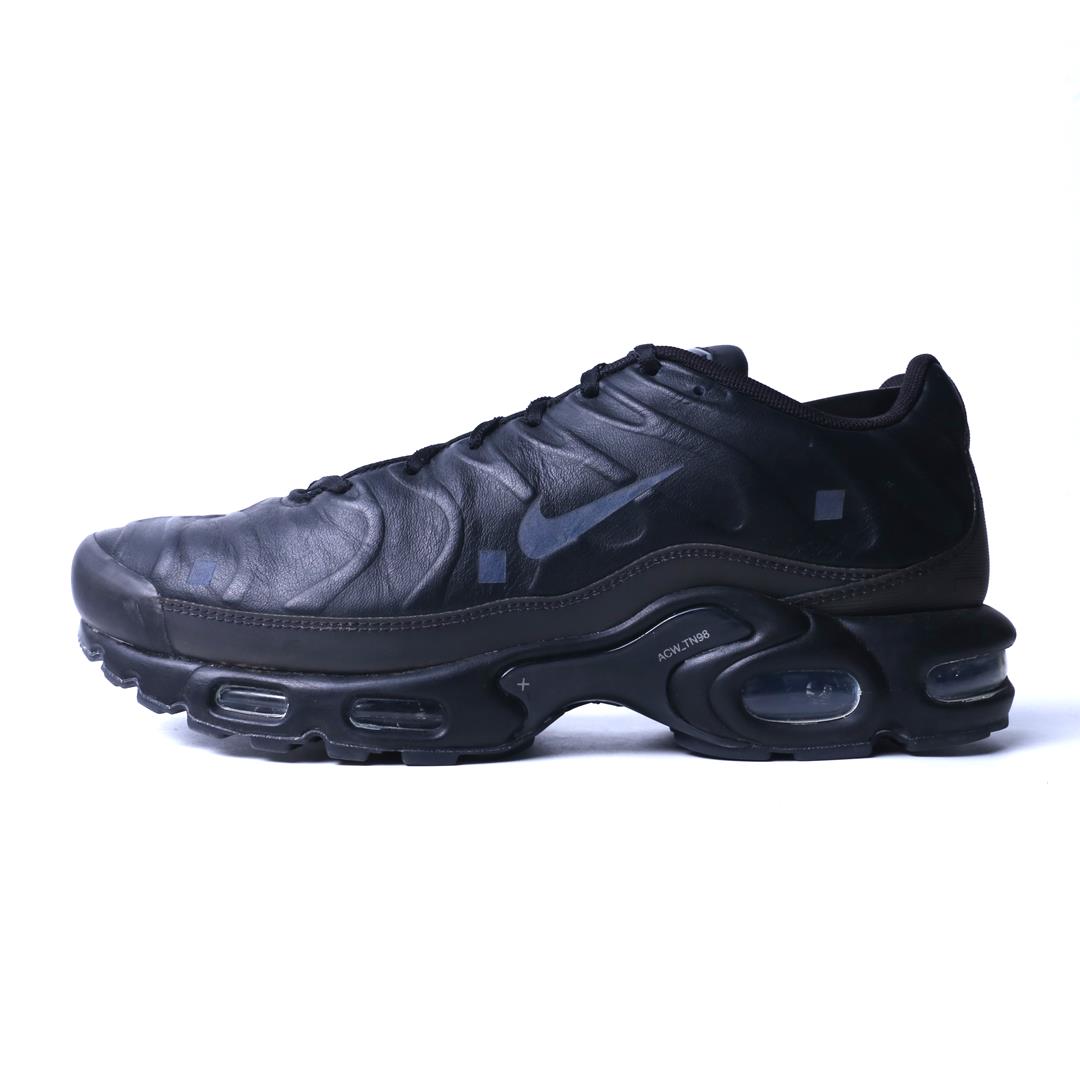 NIKE AIR MAX PLUS