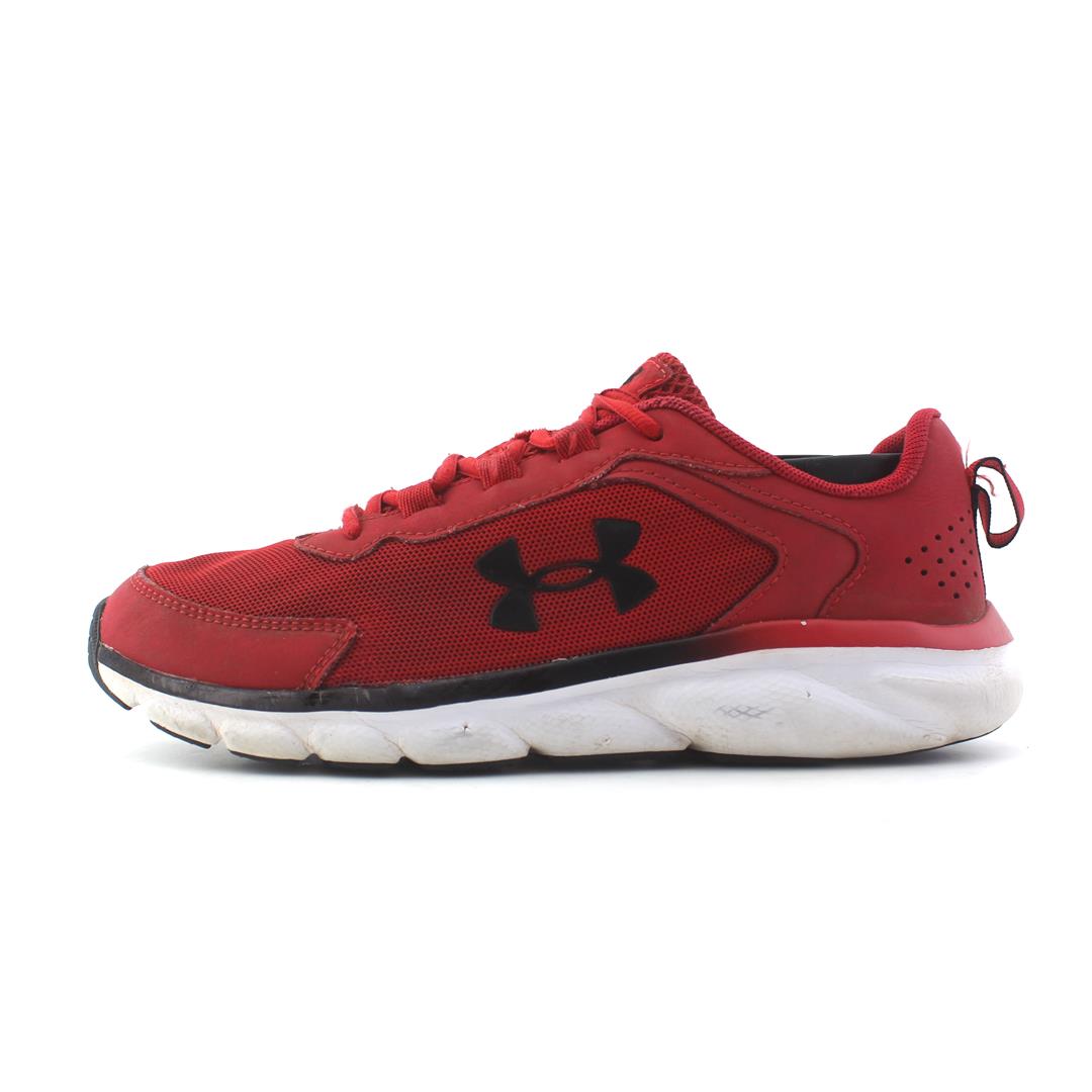 UNDER ARMOUR ASSERT 9