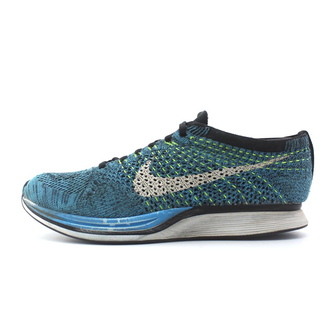 NIKE FLYKNIT RACER