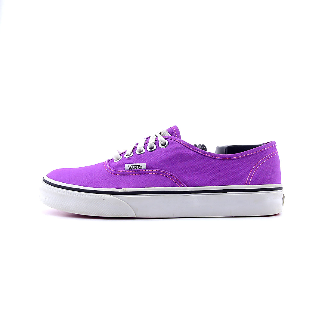 VANS AUTHENTIC