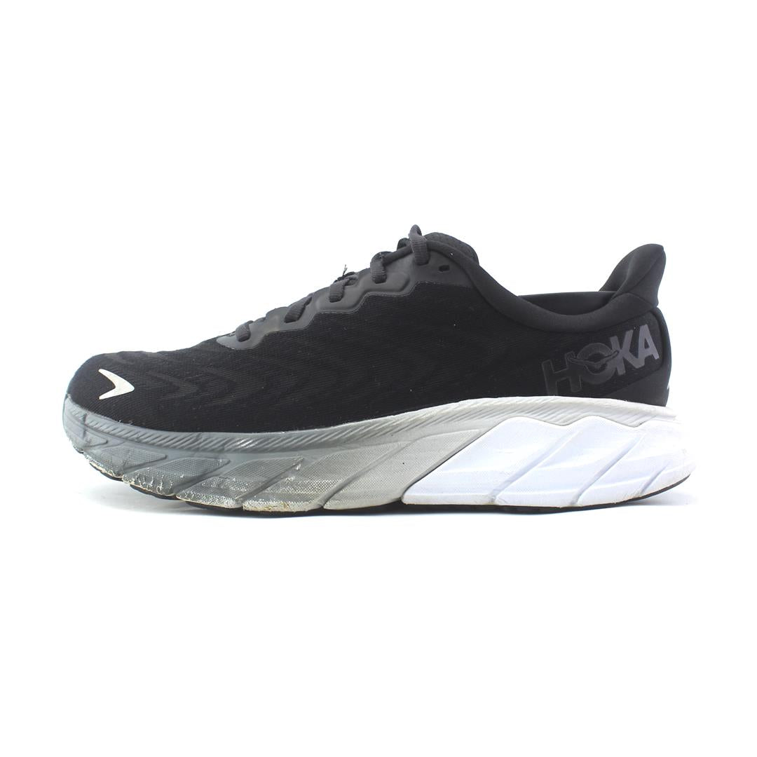 HOKA ONE ONE ARAHI 6
