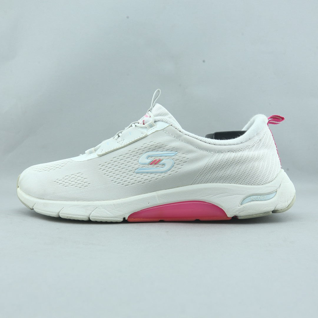 SKECHERS ARCH FIT
