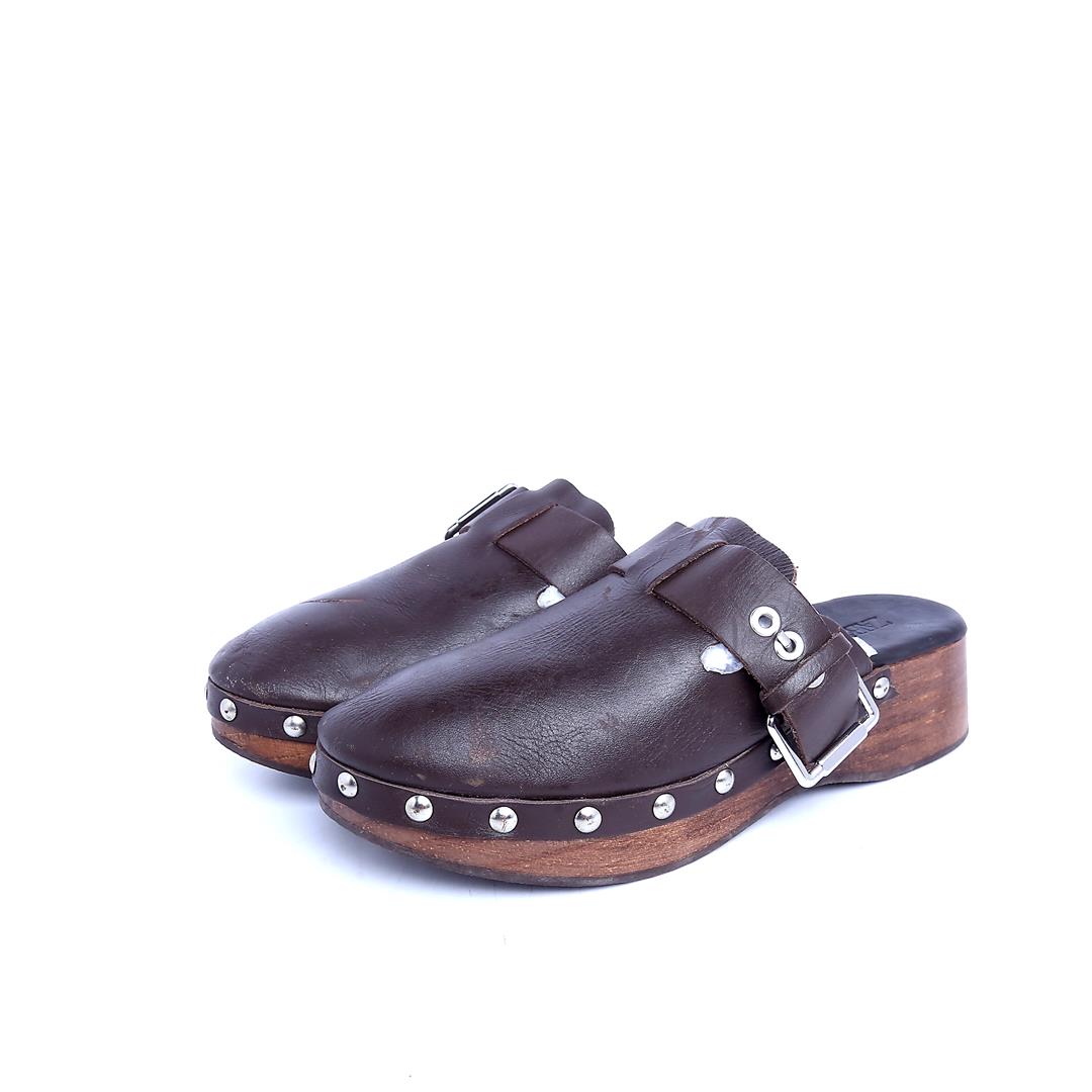 ZARA. .