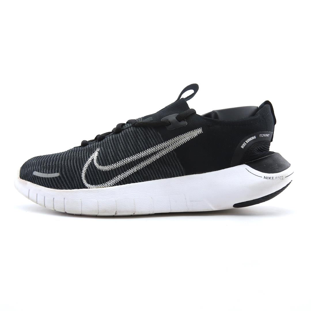 NIKE FREE RN