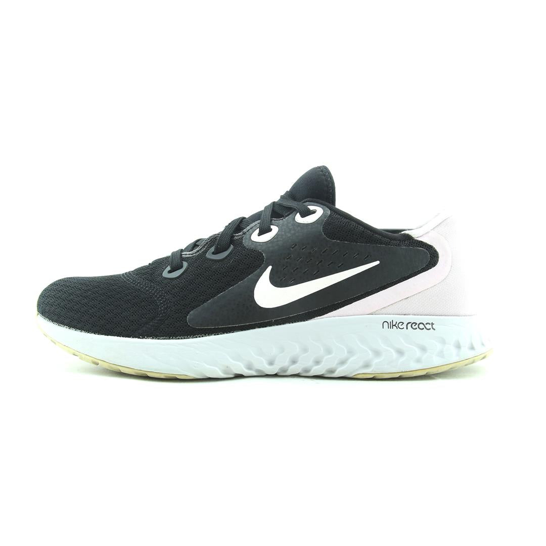 NIKE LEGEND REACT