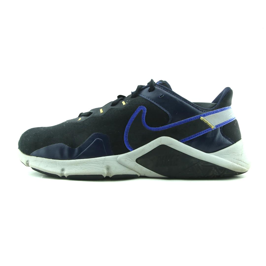 NIKE LEGEND ESSENTIAL 2