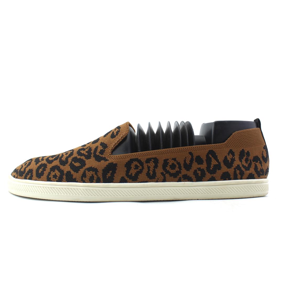 VINCE CAMUTO .