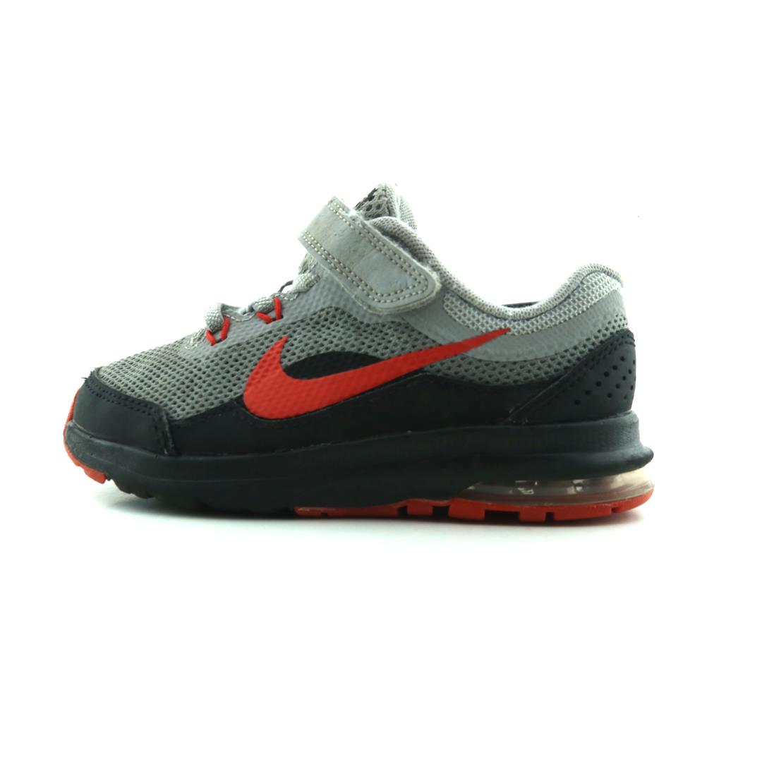 NIKE AIR MAX DYNASTY 2