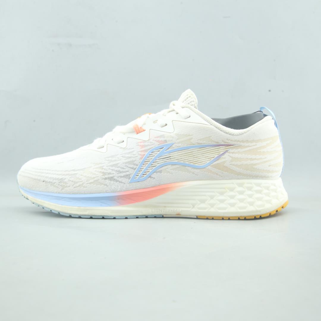 LI-NING DARK HORSE 4