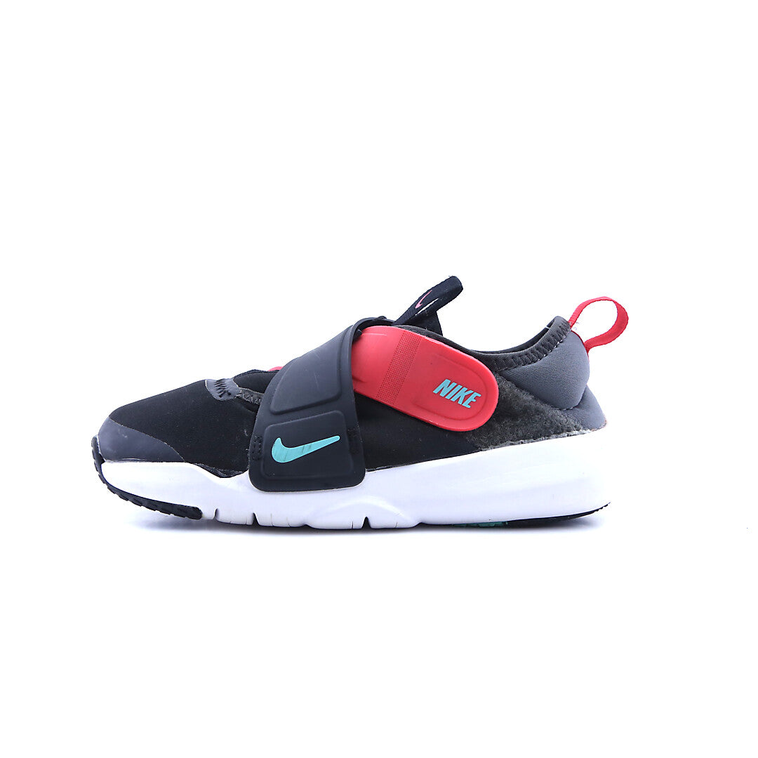 NIKE FLEX ADVANCE