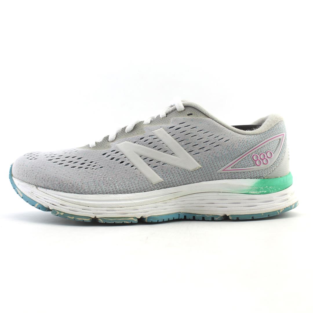 NEW BALANCE 880 V9