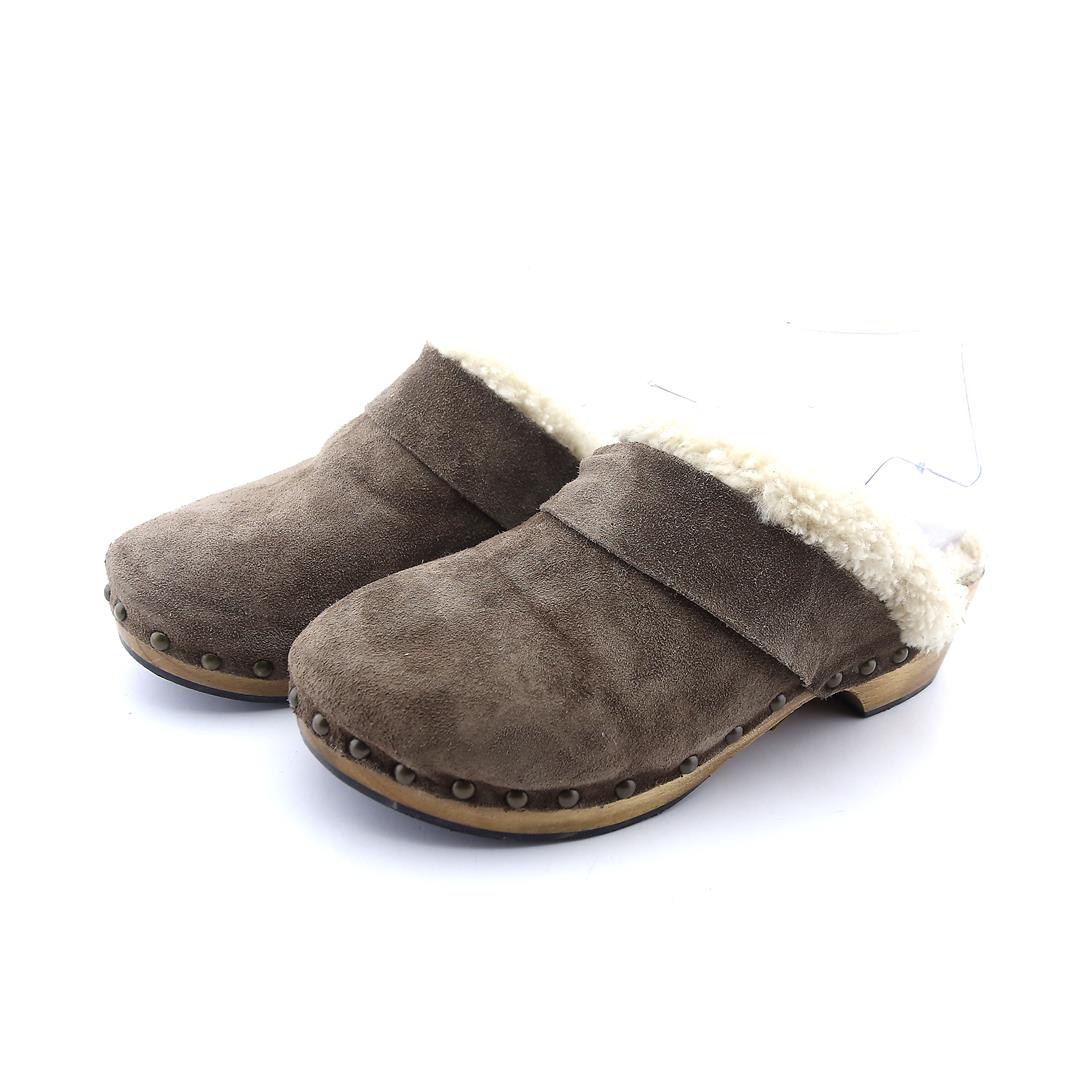 MASSIMO DUTTI. .