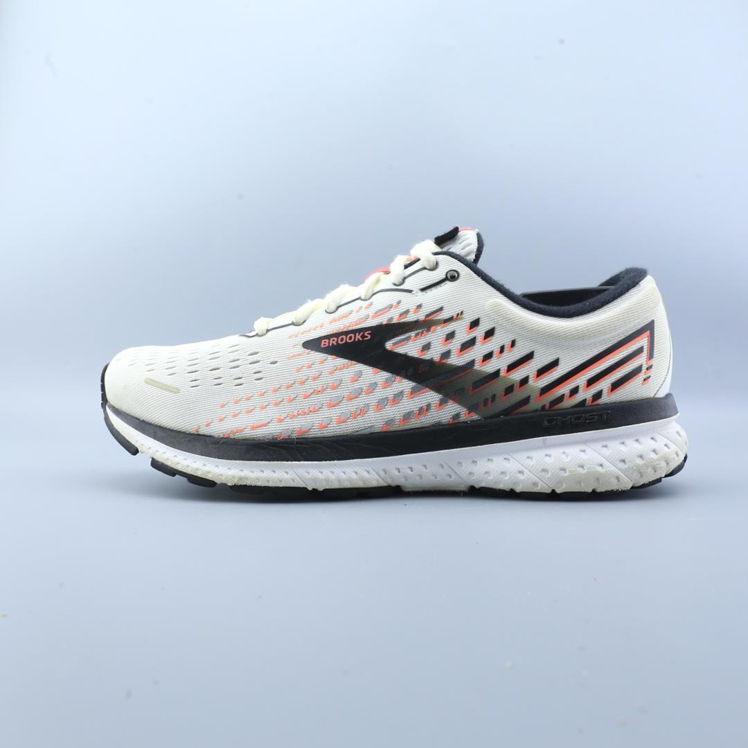 BROOKS GHOST 13