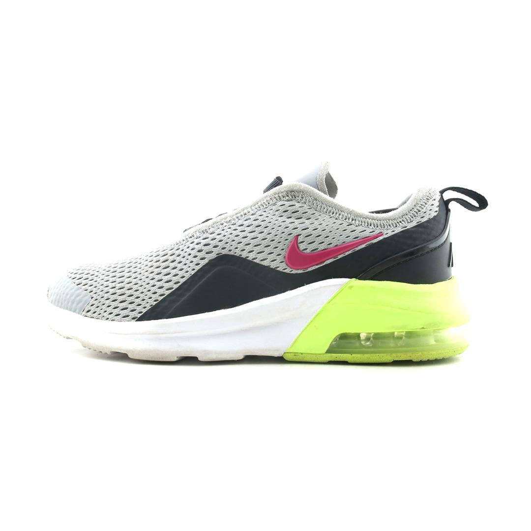 NIKE AIR MAX MOTION 2