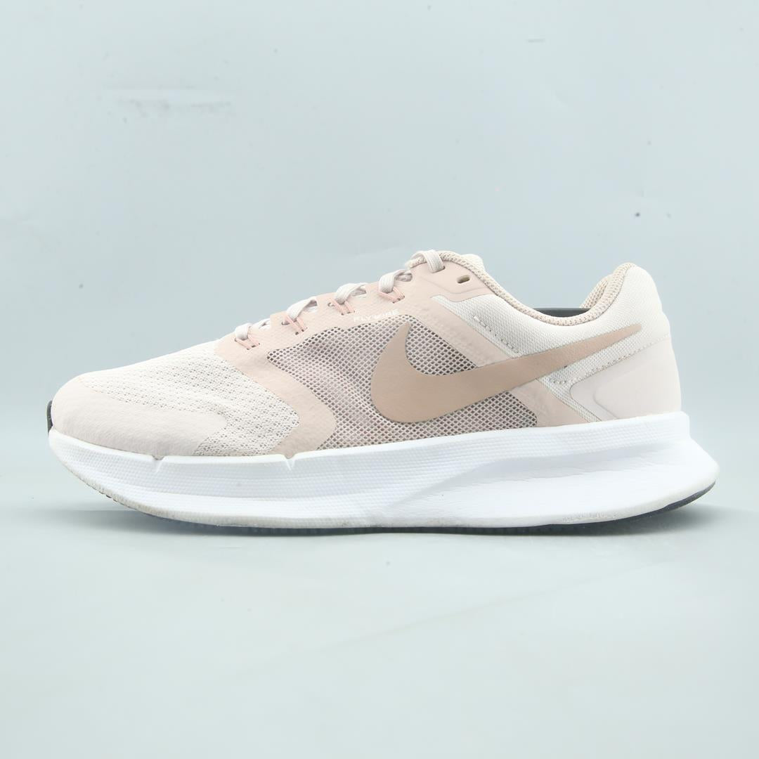 NIKE RUN SWIFT 3