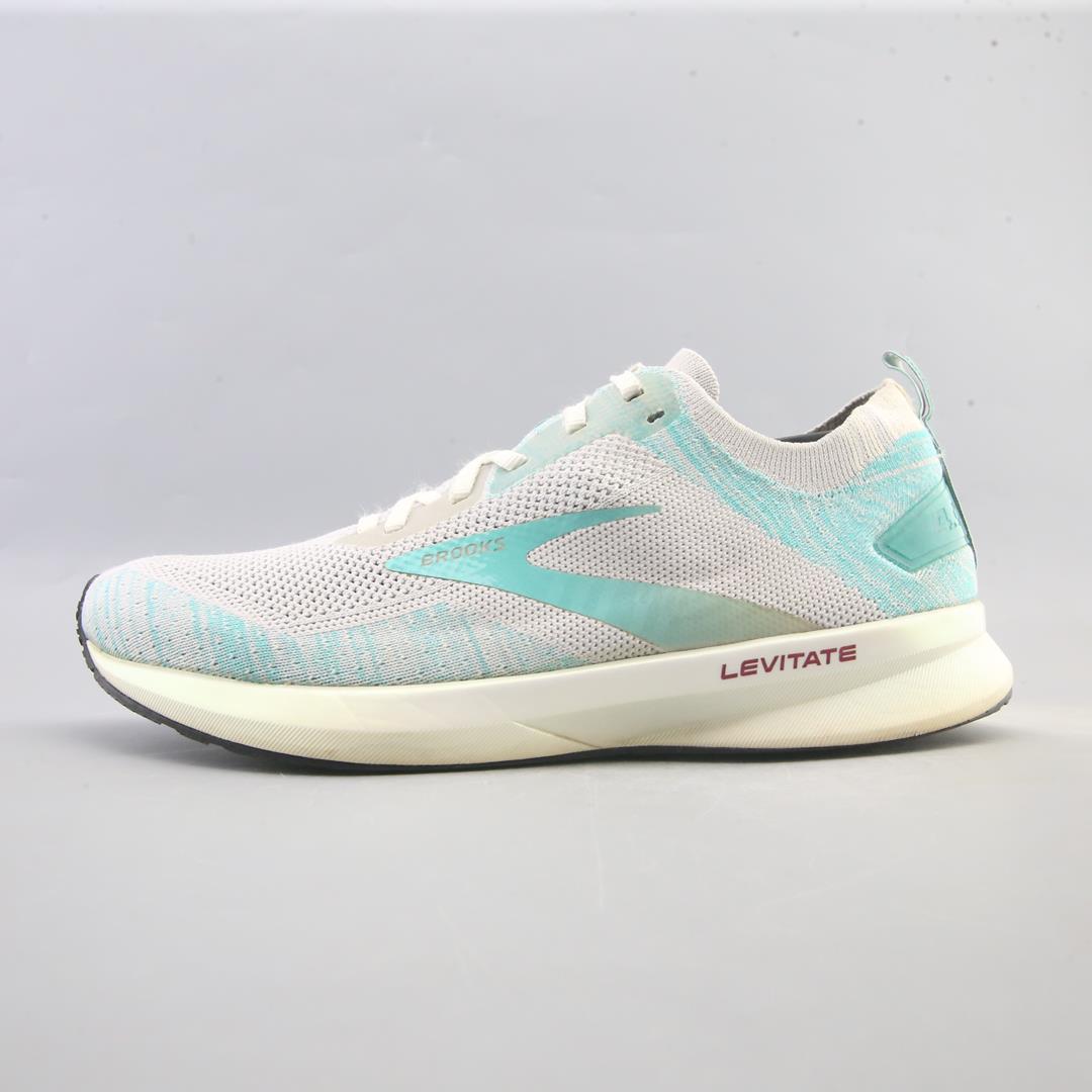 BROOKS LEVITATE 4