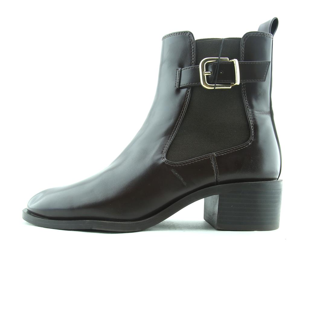 ZARA. .