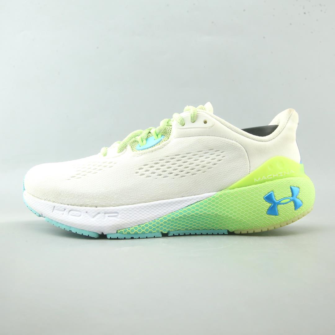 UNDER ARMOUR MACHINA 3