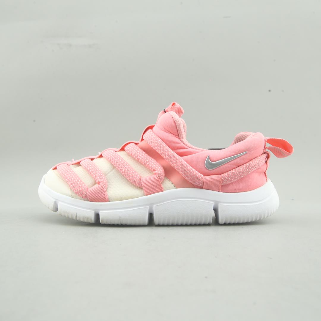 NIKE NOVICE