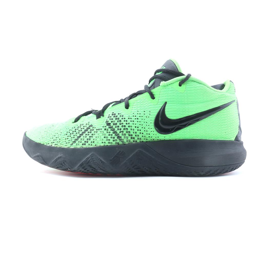 NIKE KYRIE FLYTRAP