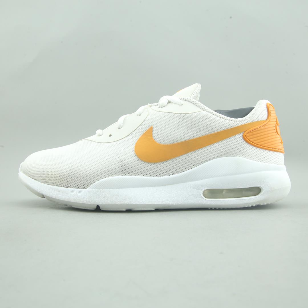 NIKE AIR MAX OKETO