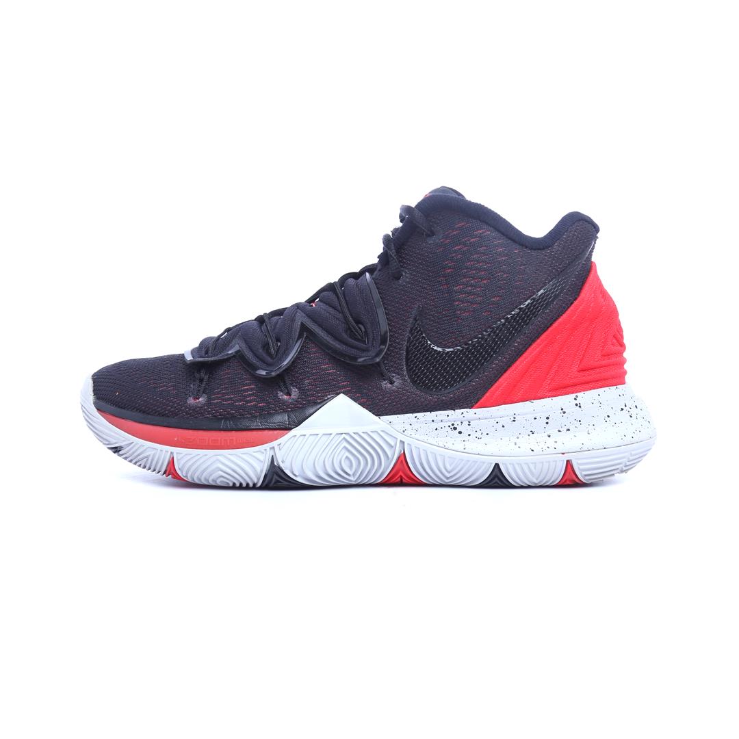 NIKE KYRIE 5