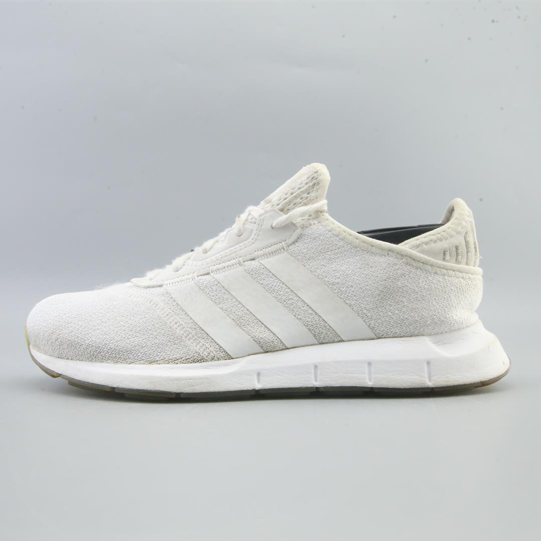 ADIDAS SWIFT RUN X