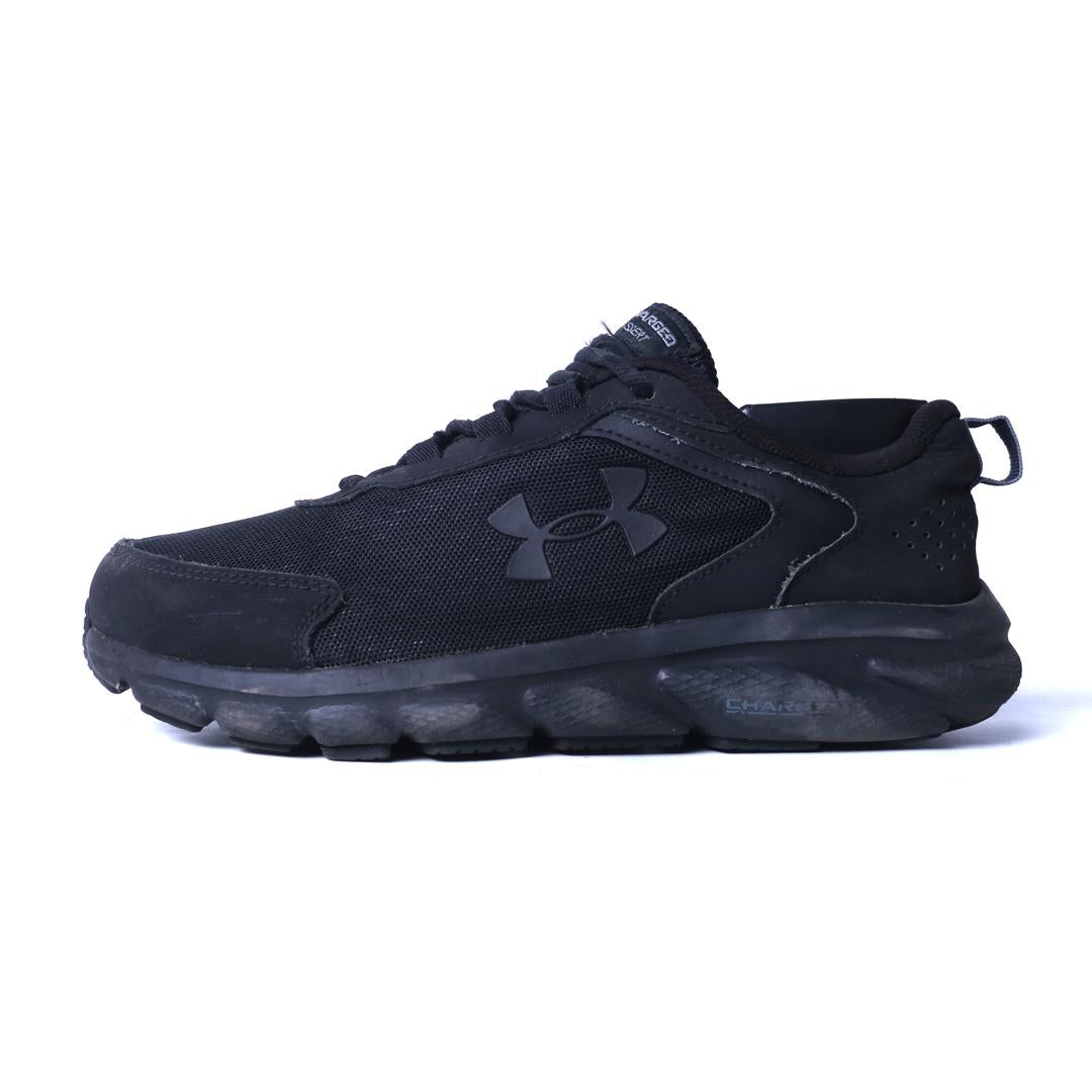UNDER ARMOUR ASSERT 9