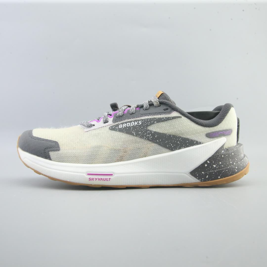 BROOKS CATAMOUNT 2