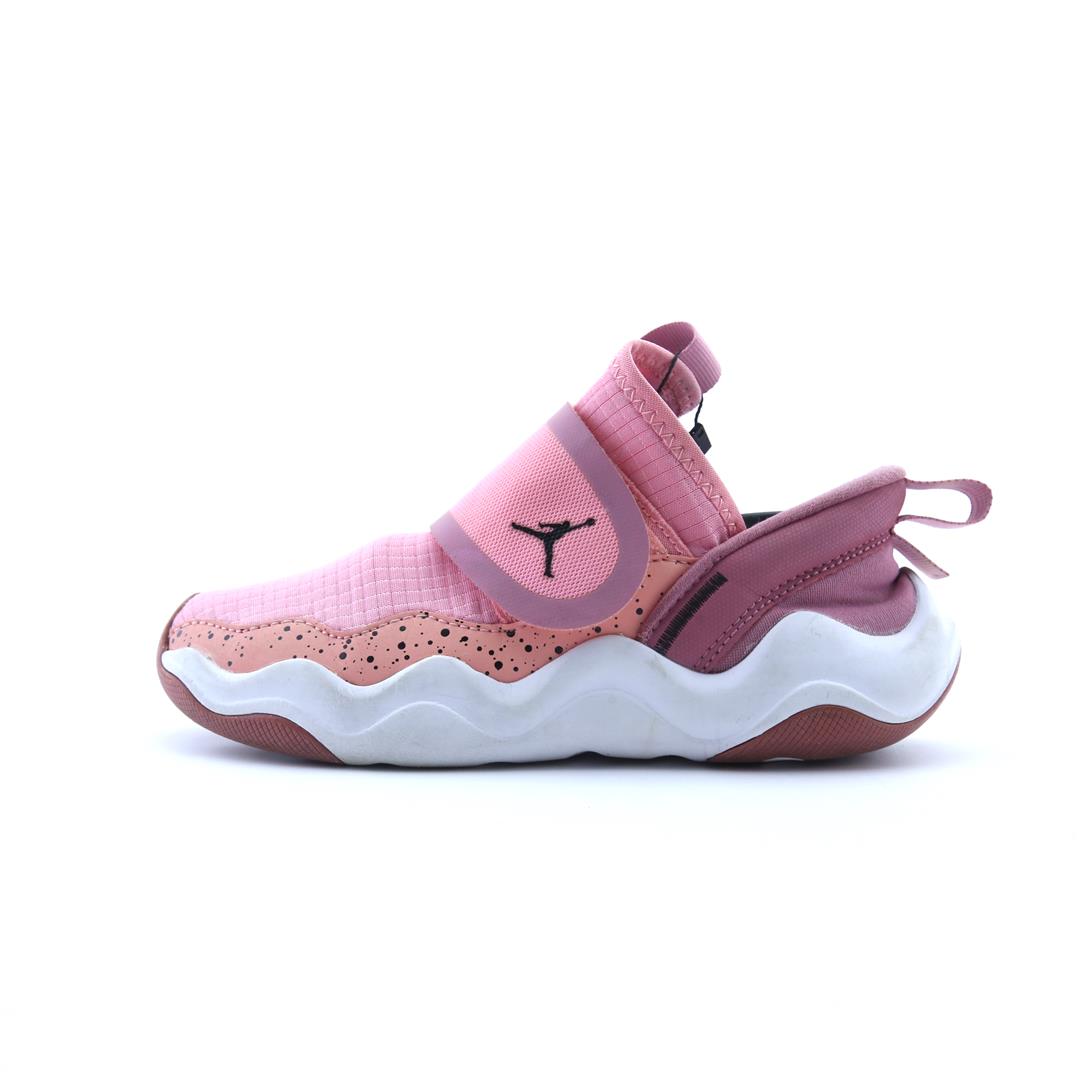 JORDAN 23/7