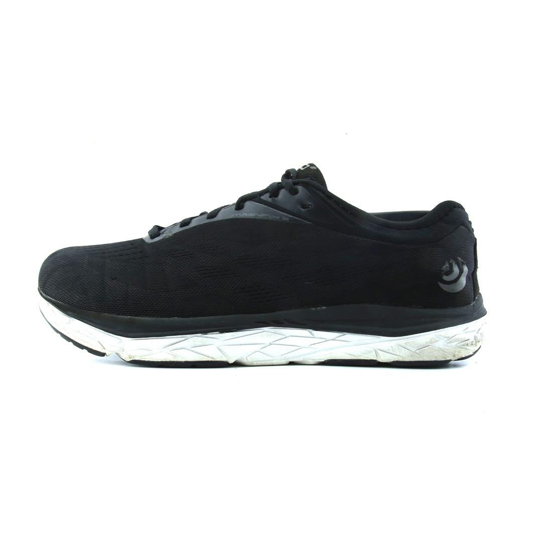 TOPO ATHLETIC MAGNIFLY 4