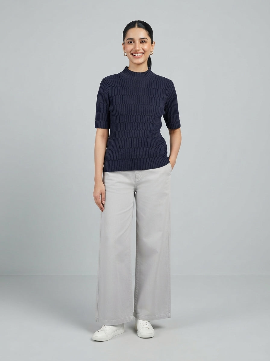 Preloved H&M women's sweater, size S, worn by a model, styled