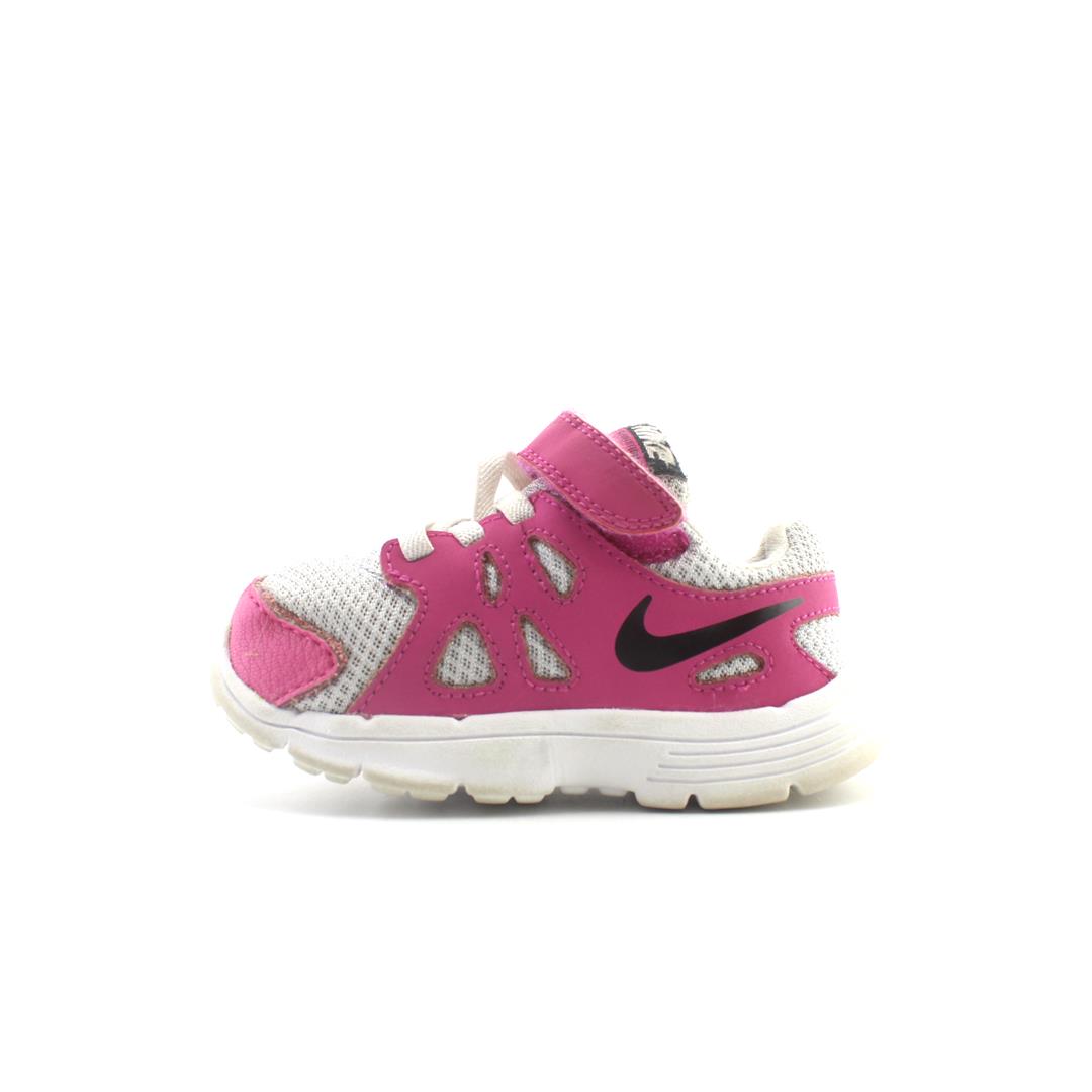 nike shoes revolution 2