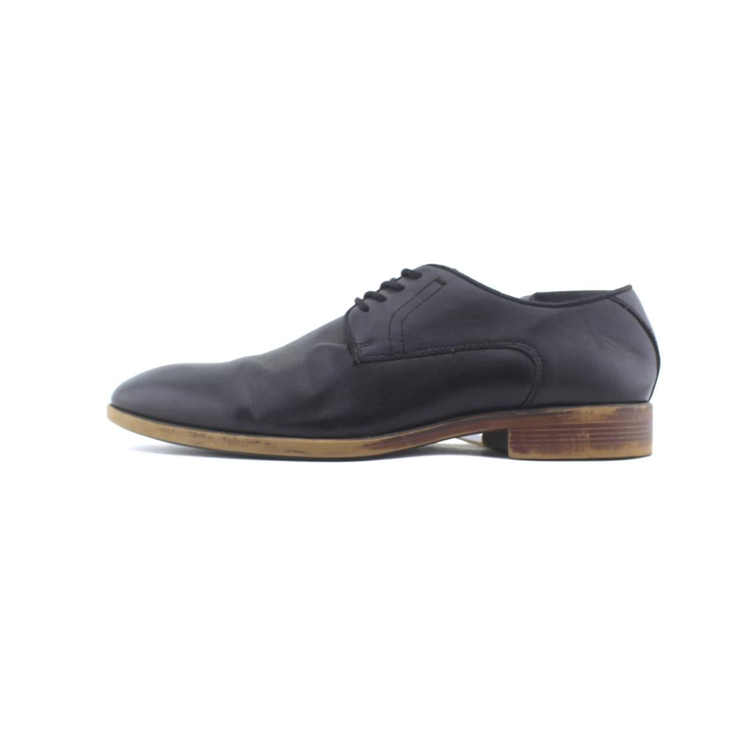 Buy APT.9 Shoes Online In Pakistan