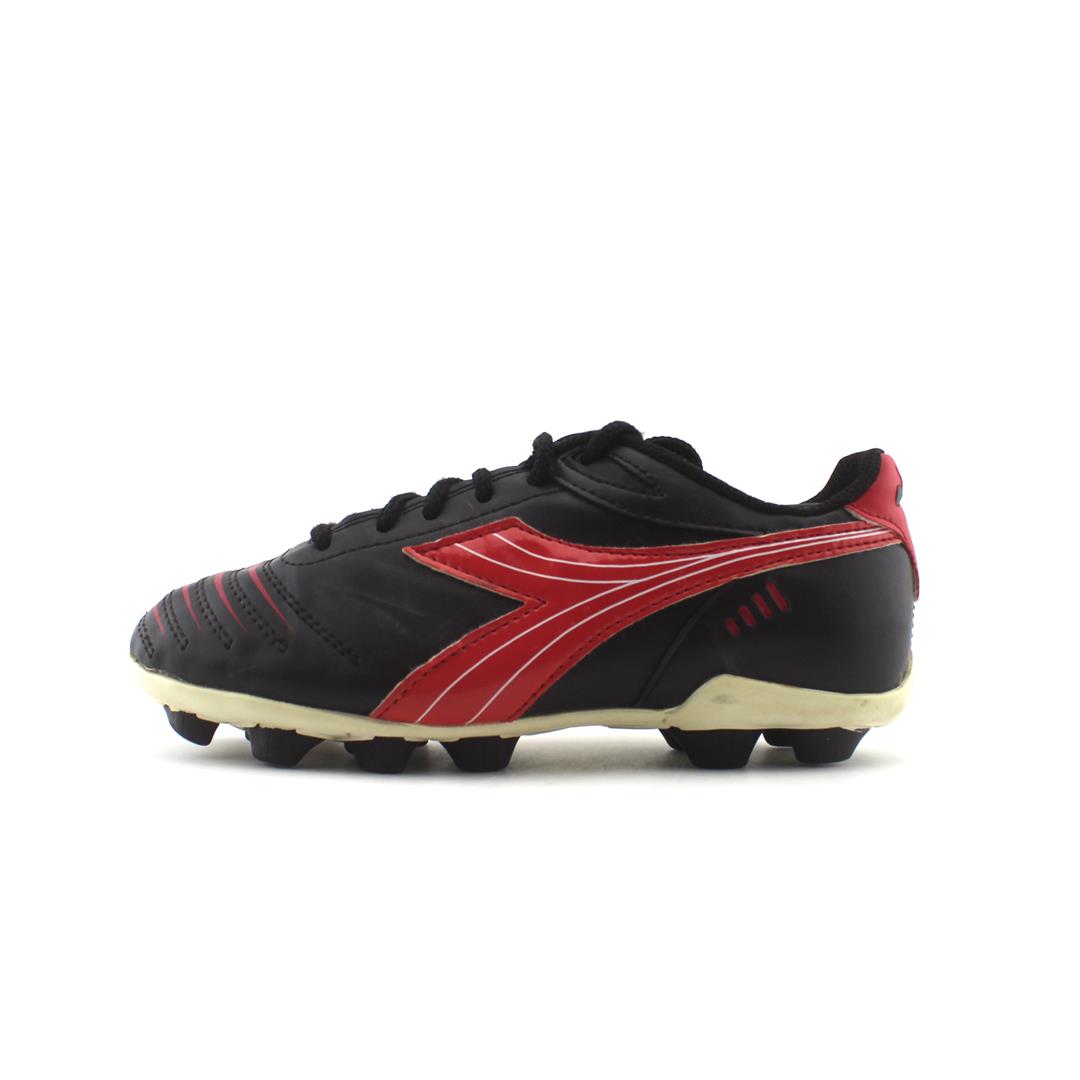 DIADORA .