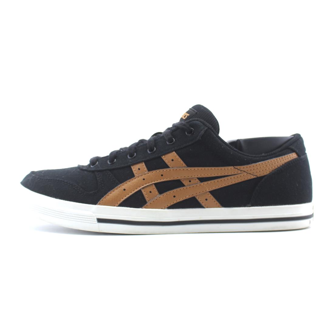 ASICS AARON